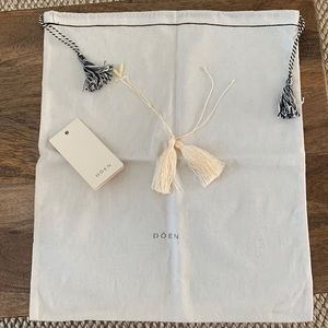 Doen Dustbag and Tag Tassels 15” x 12.5”